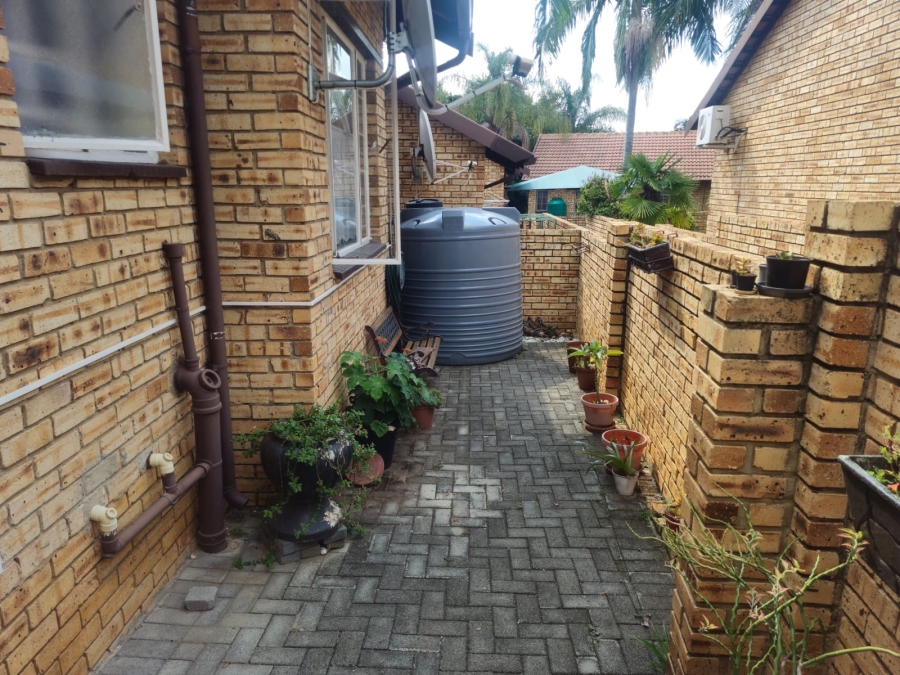 4 Bedroom Property for Sale in Safari Gardens North West